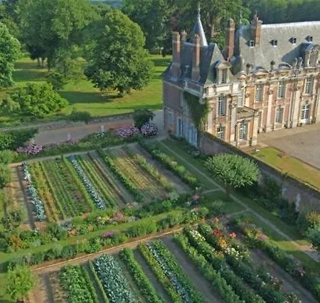 לינה וארוחת בוקר Chateau De Miromesnil 2*