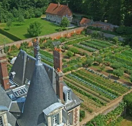 לינה וארוחת בוקר Chateau De Miromesnil 2*