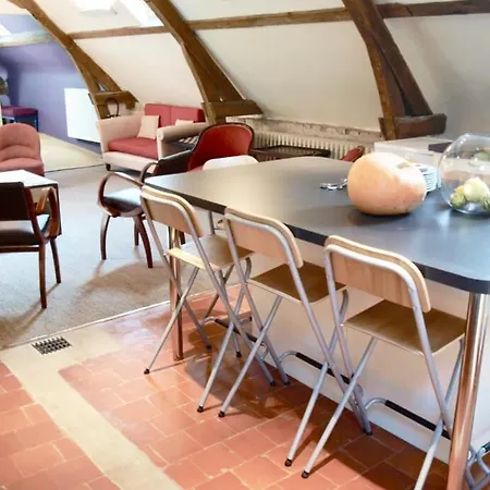 米洛美思城堡酒店 2*