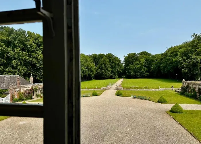 فندق مبيت وإفطار Chateau De Miromesnil 2*