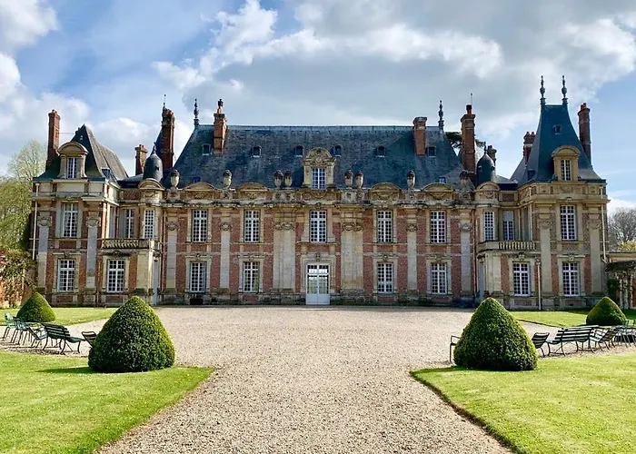 فندق مبيت وإفطار Chateau De Miromesnil 2*