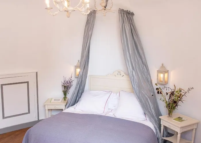 Couette-café Château De Miromesnil 2*